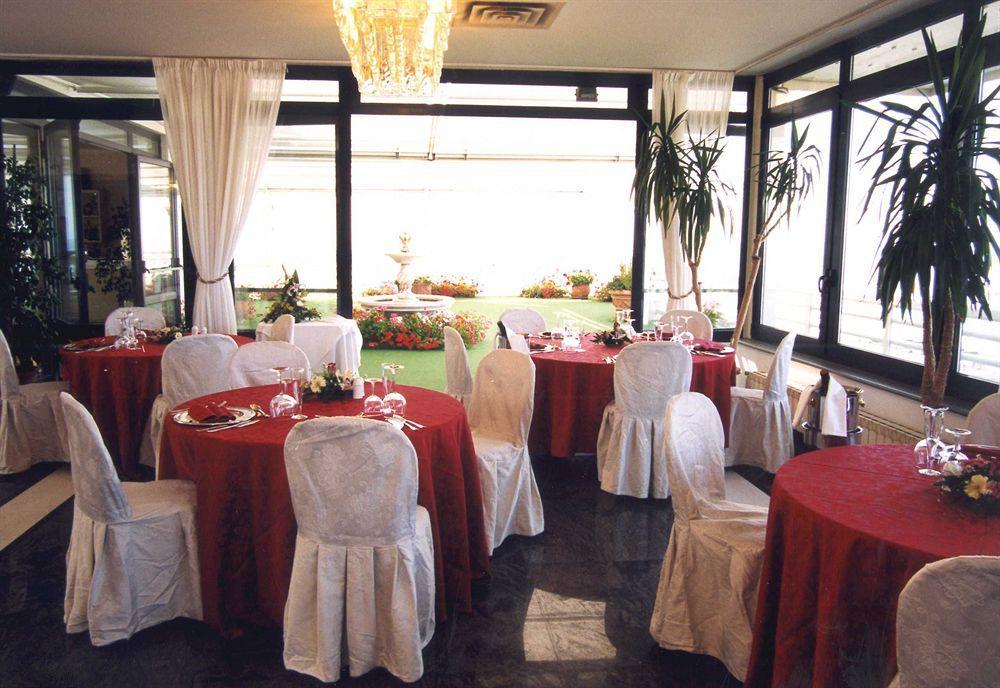 Hotel Esplanade Pescara Luaran gambar