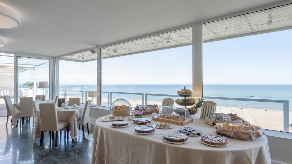 Hotel Esplanade Pescara Luaran gambar