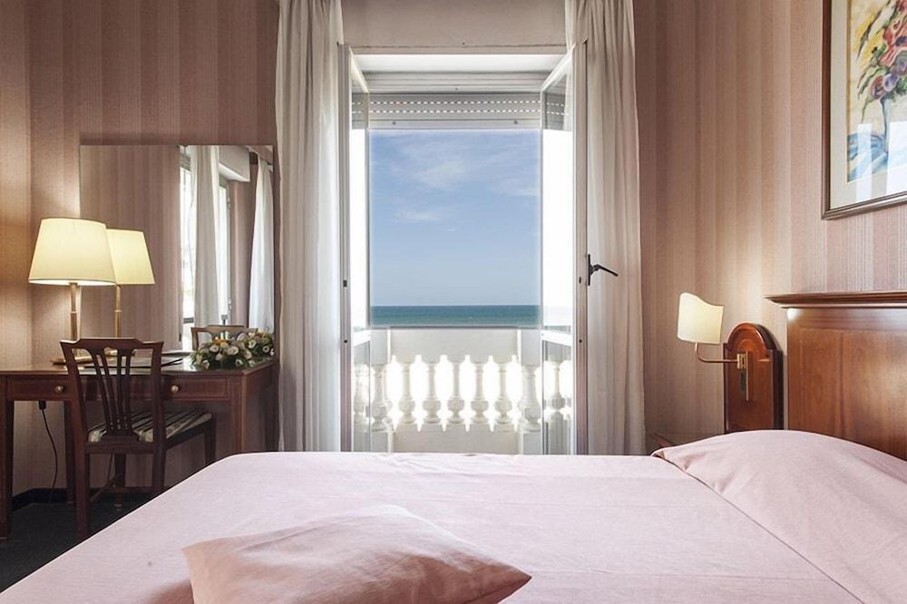 Hotel Esplanade Pescara Luaran gambar