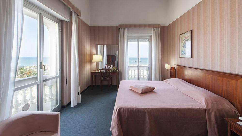 Hotel Esplanade Pescara Luaran gambar
